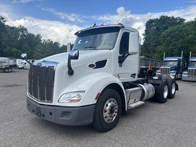 Peterbilt 579 Day Cab Truck - Paccar 455HP