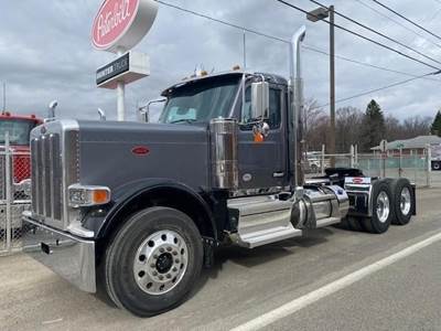 Peterbilt 589 Day Cab Truck - Cummins 605HP, 18 Speed Manual