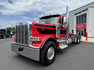 Peterbilt 589 Tri Axle Day Cab Truck - Cummins 565HP, 18 Speed Manual
