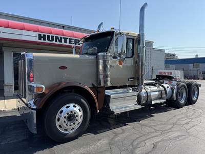 Peterbilt 589 Day Cab Truck - Cummins 605HP, 18 Speed Manual