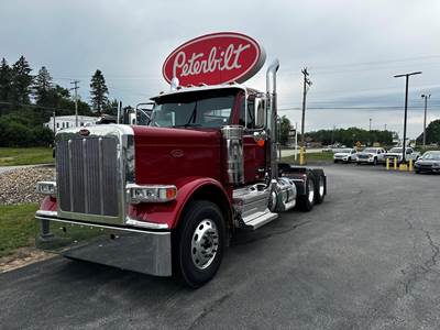 Peterbilt 589 Day Cab Truck - Paccar 510HP, 18 Speed Manual