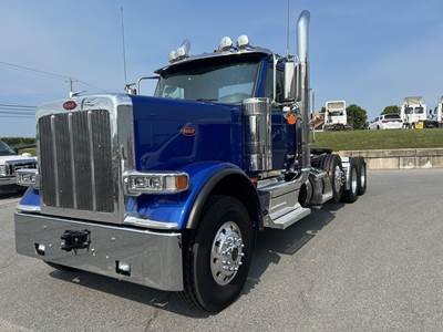 Peterbilt 589 Tri Axle Day Cab Truck - Cummins 605HP, 18 Speed Manual