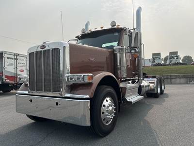 Peterbilt 589 Day Cab Truck - Cummins 525HP, 18 Speed Manual