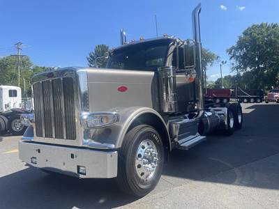 Peterbilt 589 Day Cab Truck - Cummins 525HP, 18 Speed Manual