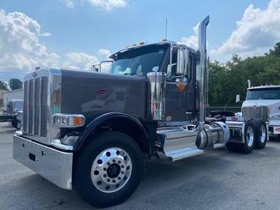 Peterbilt 589 Day Cab Truck - Cummins 605HP, 18 Speed Manual
