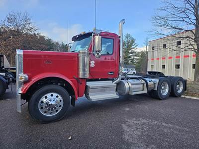Peterbilt 589 Day Cab Truck - Cummins 565HP, Manual