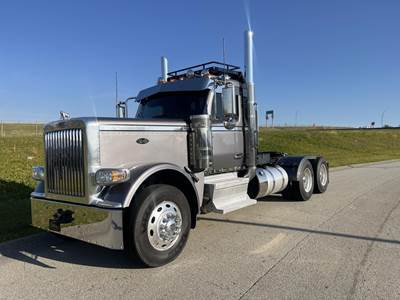 Peterbilt 589 Day Cab Truck - Cummins 565HP, 13 Speed Manual