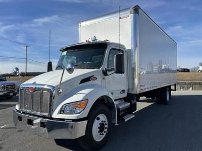 Peterbilt 536 26 ft Box Truck - 260HP, 6 Speed Automatic, Roll up Door