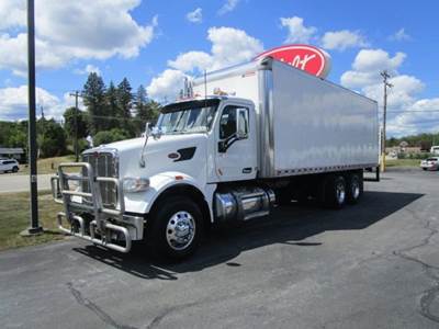 Peterbilt 567 24 ft Box Truck - 450HP, 6 Speed Automatic, Roll up Door