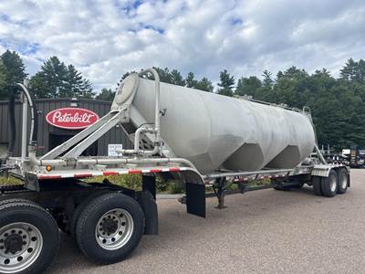Trail King PNEUMATIC TANK Dry Bulk / Pneumatic Tank Trailer