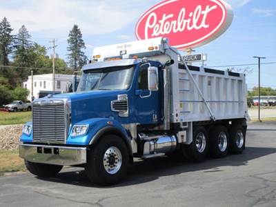 Freightliner Coronado 122 SD Tri Axle Dump Truck - Detroit 475HP, 18 Speed Manual, 17' Dump
