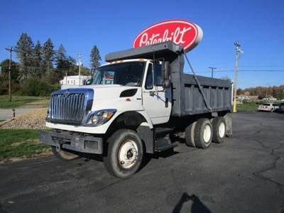 International WorkStar 7600 Dump Truck - MAXXFORCE DT 300HP, 6 Speed Allison Rds Automatic, 14' Dump