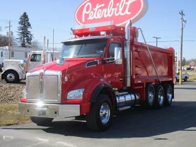 Kenworth T880 Tri Axle Dump Truck - Cummins 505HP, 8Ll Manual, 17' Dump