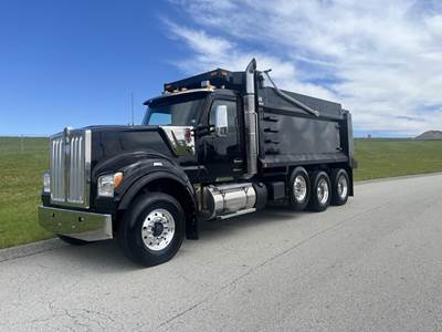 Kenworth W990 Tri Axle Dump Truck - Cummins 525HP, 6 Speed Allison Rds Automatic, 17' Dump