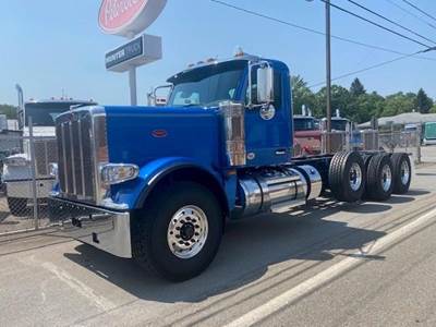 Peterbilt 589 Dump Truck - Cummins 605HP, 18 Speed Manual