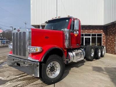 Peterbilt 589 Dump Truck - Cummins 565HP, 18 Speed Manual