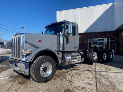 Peterbilt 589 Dump Truck - Cummins 565HP, 18 Speed Manual