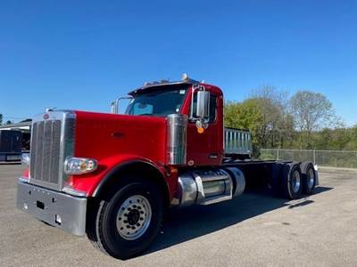 Peterbilt 589 Dump Truck - Cummins 605HP, 18 Speed Manual