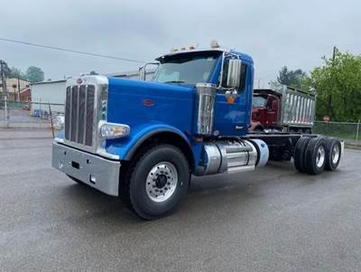 Peterbilt 589 Dump Truck - Cummins 605HP, 18 Speed Manual