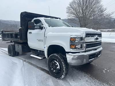 GMC W5500HD Flatbed Dump Truck