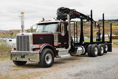 Peterbilt 589 Tri Axle Logging Truck - Cummins, 605HP, 18 Speed Manual
