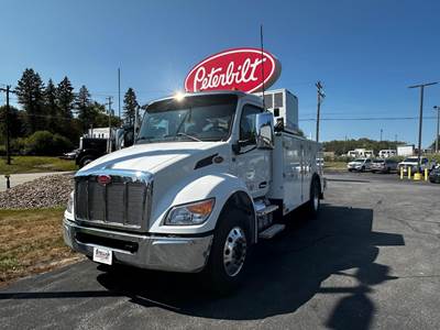 Peterbilt 537 Mechanic / Service Truck - Cummins, 330HP, 5 Speed Allison Rds Amt