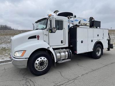 Peterbilt 567 Mechanic / Service Truck - Cummins, 300HP, 6 Speed Allison Rds Automatic