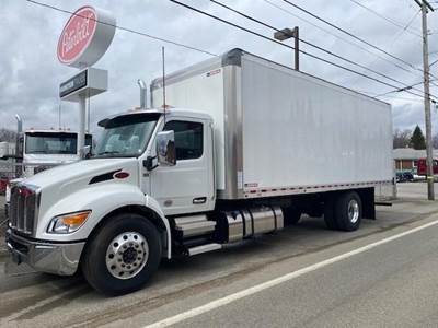 Peterbilt 537 Truck - Paccar, 350HP