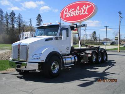 Kenworth T880 Tri Axle Roll Off Truck - Cummins, 500HP, 6 Speed Allison Rds Automatic
