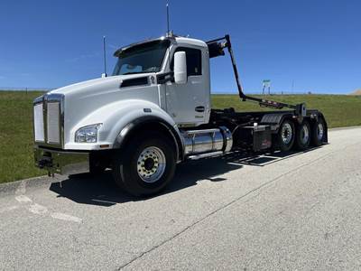 Kenworth T880 Tri Axle Roll Off Truck - Paccar, 510HP, 6 Speed Allison Rds Automatic