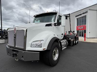 Kenworth T880 Tri Axle Roll Off Truck - Cummins, 500HP, 6 Speed Allison Rds Automatic