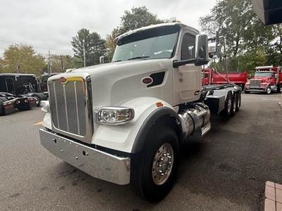 Peterbilt 567 Tri Axle Roll Off Truck - Cummins, 500HP, 18 Speed Endurant Amt