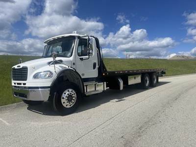 Freightliner M2 106 Tandem Axle Rollback Tow Truck - Cummins, 350HP, 6 Speed Allison Rds Automatic