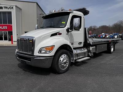 Peterbilt 537 Rollback Tow Truck