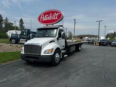 Peterbilt 537 Single Axle Rollback Tow Truck - Paccar, 300HP, 8 Speed Automatic