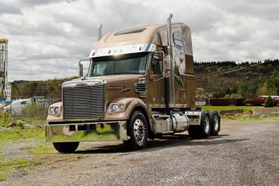 Freightliner Coronado 122 SD Sleeper Semi Truck - Raised Roof Sleeper, Detroit 500HP, 18 Speed Endurant Amt