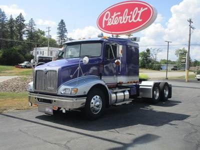 International 9200 Sleeper Semi Truck - 51" Flat Top Sleeper, Cummins 435HP, 10 Speed Manual