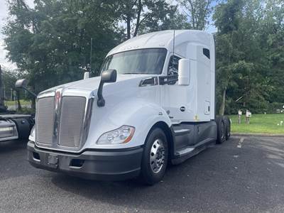 Kenworth T680 Sleeper Semi Truck - Raised Roof Sleeper, Cummins 400HP, 12 Speed Endurant Amt