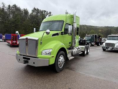 Kenworth T880 Sleeper Semi Truck - Raised Roof Sleeper, Paccar 510HP