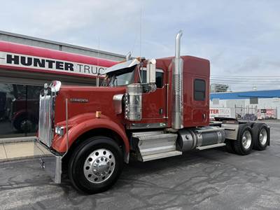 Kenworth W900 Sleeper Semi Truck - 52" Flat Top Sleeper, Paccar 510HP, 18 Speed Manual