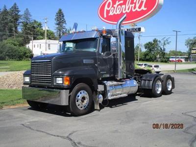 Mack Pinnacle CHU613 Sleeper Semi Truck - 36" Flat Top Sleeper, MP8 500HP, 13 Speed Manual