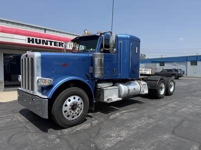 Peterbilt 389 Sleeper Semi Truck - 44" Flat Top Sleeper, Paccar 510HP, 18 Speed Manual