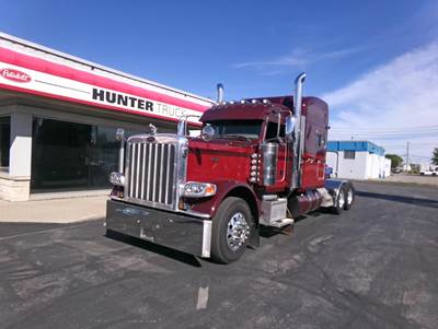Peterbilt 389 Sleeper Semi Truck - 72" Flat Top Sleeper, Cummins 605HP, 18 Speed Ultrashift Plus Amt