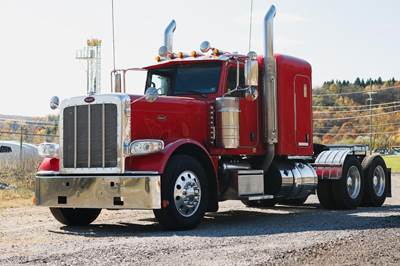 Peterbilt 389 Sleeper Semi Truck - Flat Top Sleeper, Cummins 500HP, 18 Speed Endurant Manual