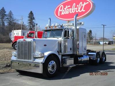 Peterbilt 389 Sleeper Semi Truck - 58" Flat Top Sleeper, Cummins 565HP, 18 Speed Manual