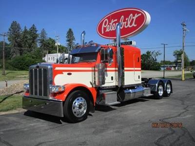 Peterbilt 389 Sleeper Semi Truck - 72" Flat Top Sleeper, Cummins 565HP, 18 Speed Manual