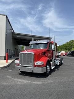 Peterbilt 567 Sleeper Semi Truck