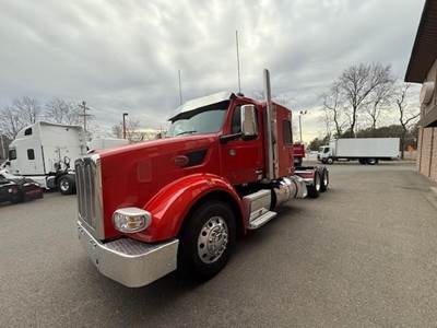Peterbilt 567 Sleeper Semi Truck