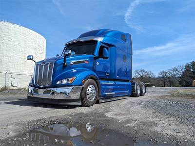 Peterbilt 579 Sleeper Semi Truck - 80" Mid Roof Sleeper, Cummins 500HP, 12 Speed Endurant Amt