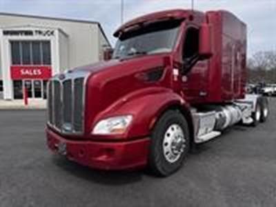 Peterbilt 579 Sleeper Semi Truck